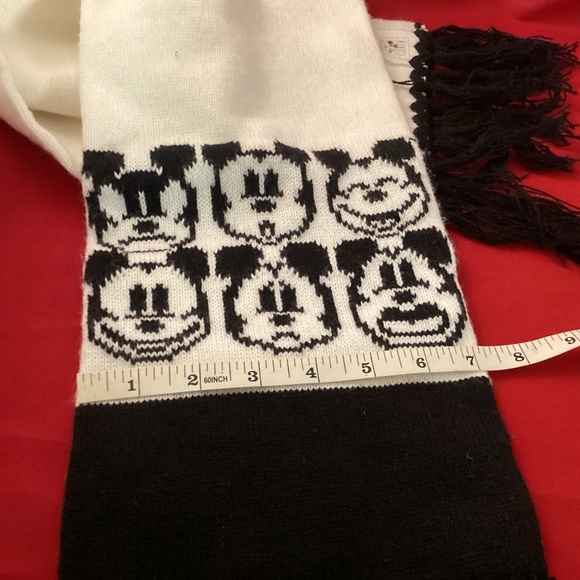 Black and white Mickey Mouse Scarf - Picture 4 of 10